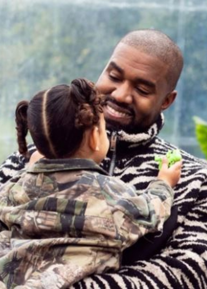 رسميًا.. تغيير اسم كاني ويست بحكم قضائي إلى "Ye"