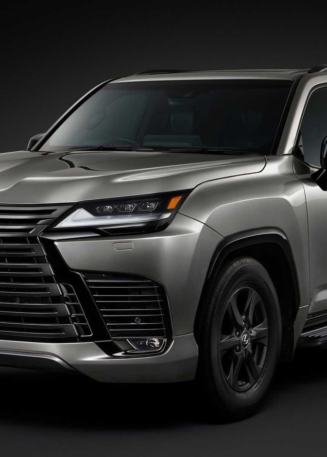 فيديو لكزس تستعرض سيارة LX الأنيقة