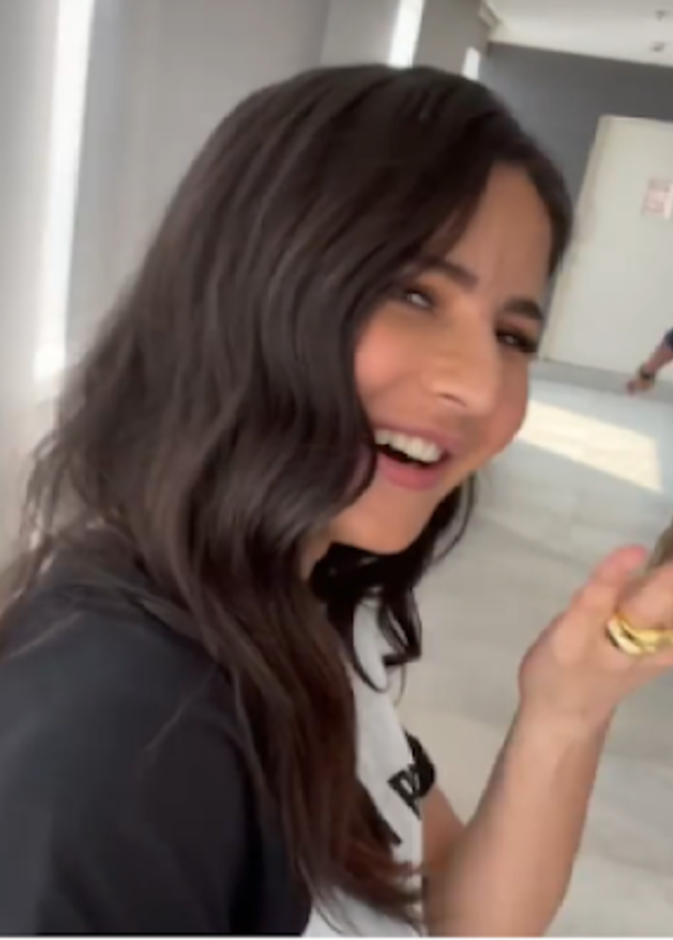 كاترينا كيف تنشر فيديو طريف لأكشاي كومار من موقع تصوير فيلمهما الجديد