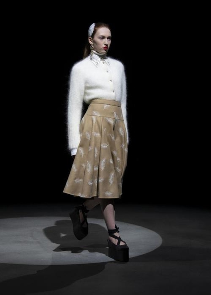 اطلالة من Alberta Ferretti