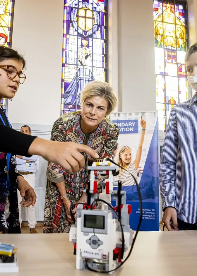 الأميرة لورنتين تفتتح المدرسة الأوروبية في لاهاي