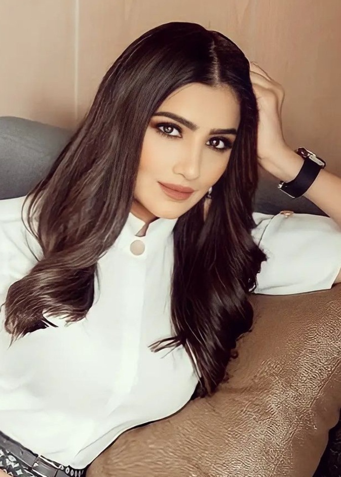مي عمر- صورة من حسابها على انستقرلم