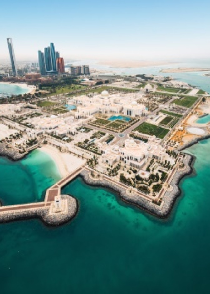 جون سينا يعلنها للجميع "الوقت قد حان" لاستكشاف أبوظبي