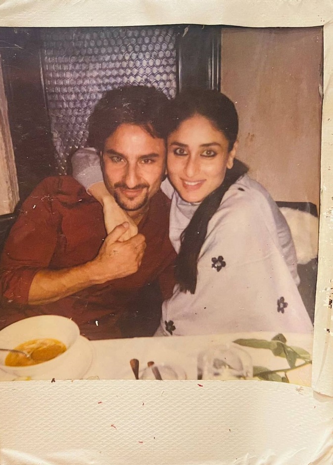 كارينا كابور خان تنشر صورة عائلية لم تنشر من قبل وتوجه رسالة حب لزواجها