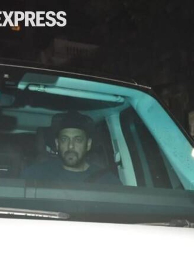 سلمان خان يزور شاروخان بعد القبض على نجله