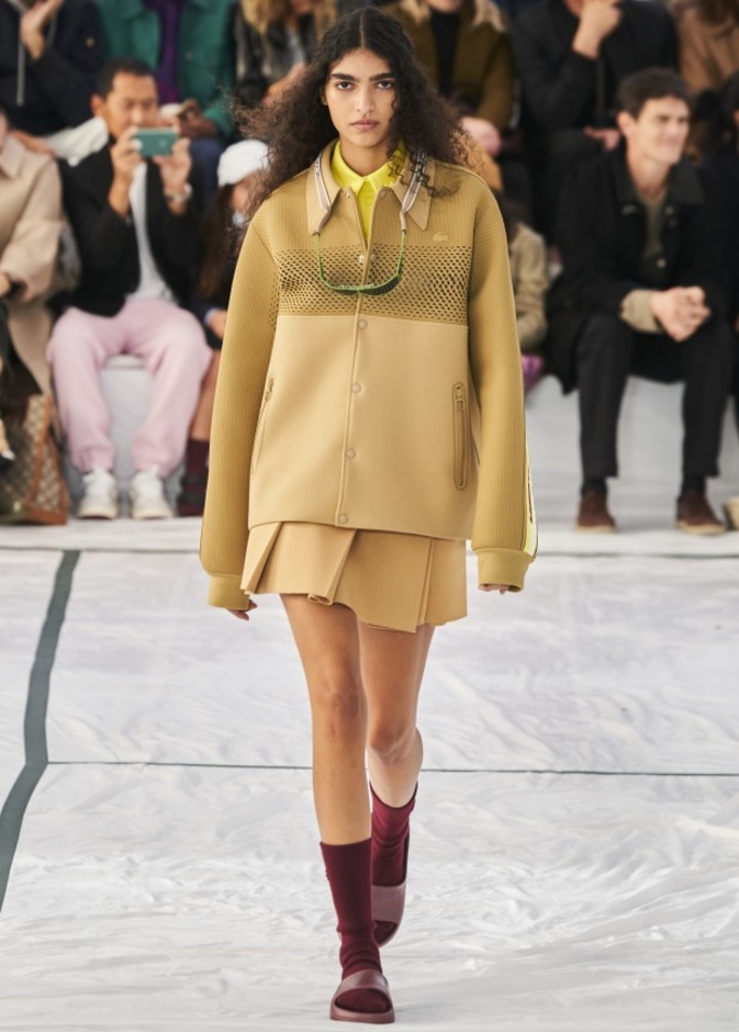 مجموعة أزياء لاكوست لربيع وصيف 2022 من أسبوع الموضة في باريس