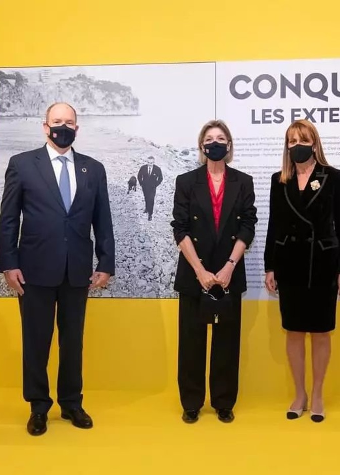 الأمير ألبرت والأميرة كارولين يزوران معرض عن تاريخ موناكو