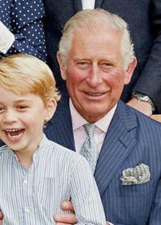 الأمير تشارلز يعلق تعليق طريف على حفيده الأمير جورج