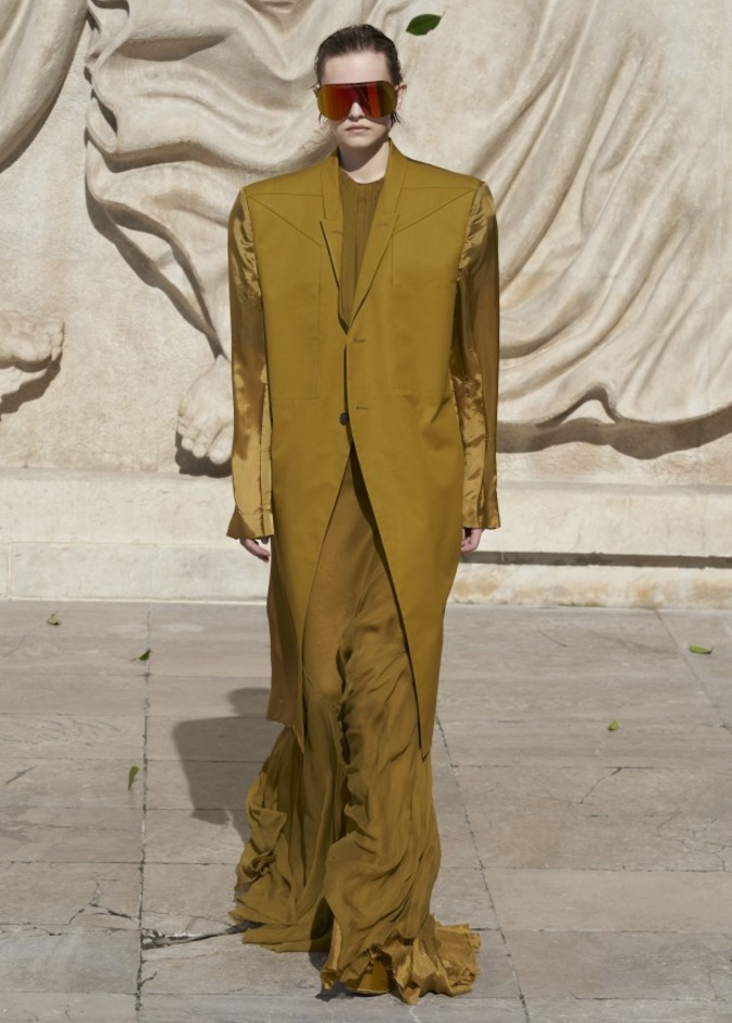 عرض أزياء مجموعة Rick Owens لربيع وصيف 2022 