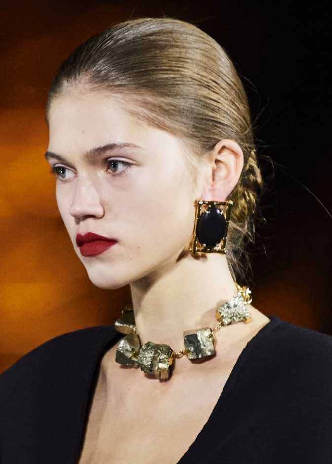 احمر شفاه قوي من دار Saint Laurent