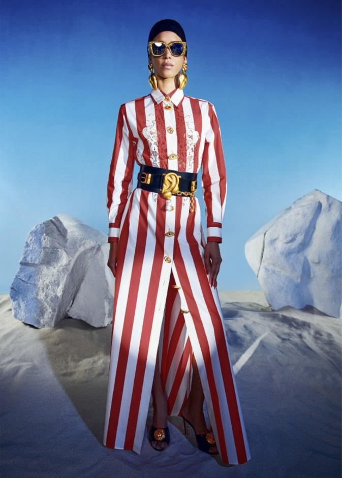 عرض أزياء مجموعة Schiaparelli لربيع وصيف 2022 