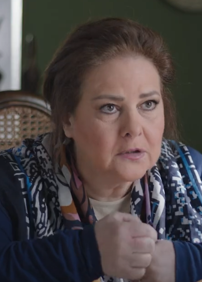 دلال عبد العزيز في فيلم "فرق خبرة"