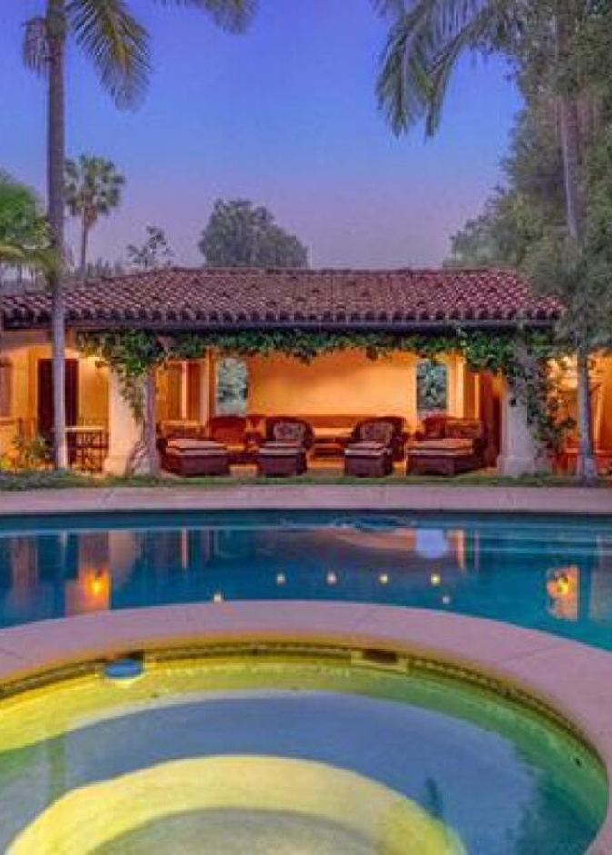  بيتر سبيرلينج كان يحاول ببيع المنزل منذ عام 2017