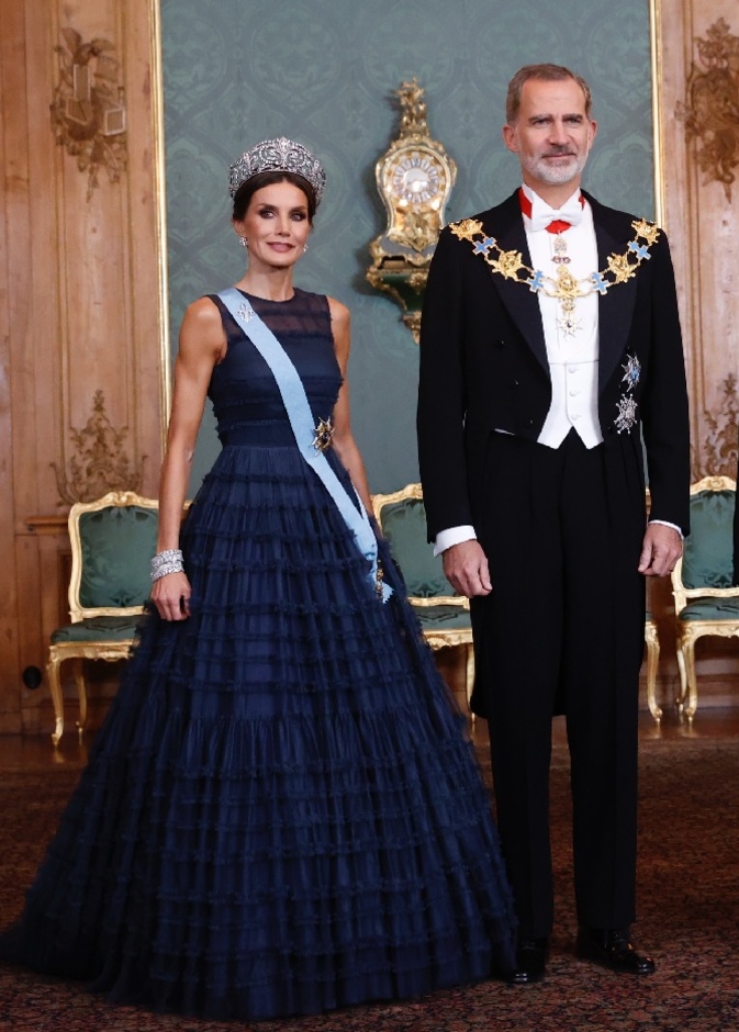 إطلالات الملكة ليتيزيا في السويد تصاميم راقية ومناصرة للبيئة