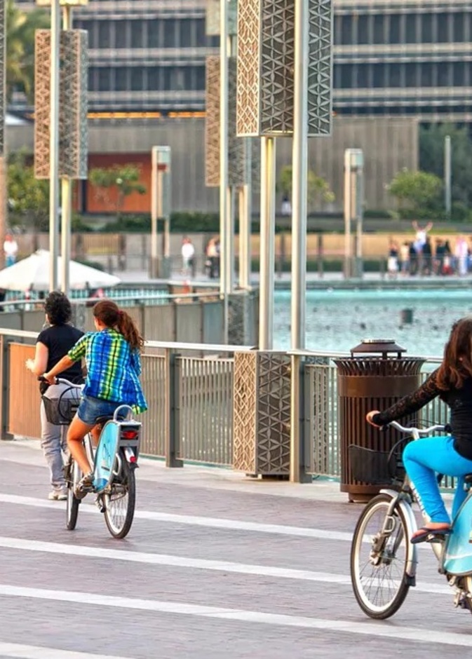 حديقة برج بارك.. وجهة مثالية للاستجمام في قلب دبي الساحرة - المصدر زوروا دبي