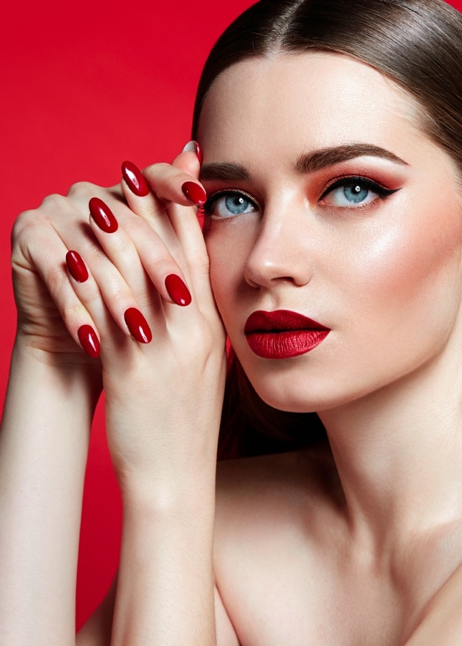 خطوات للحصول على طلاء اظافر ثابت