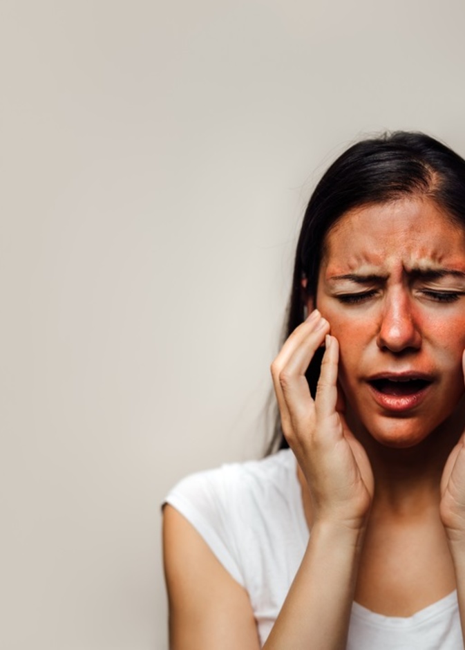 علاج القرح القلاعية في الفم وأعراضها