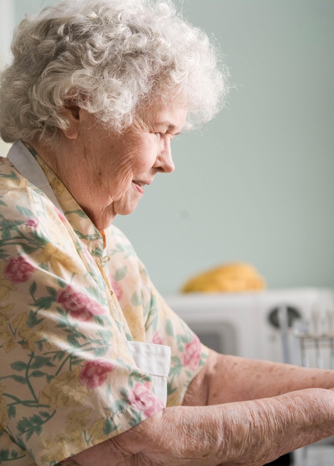 كيف تفيد الأعمال المنزلية كبار السن