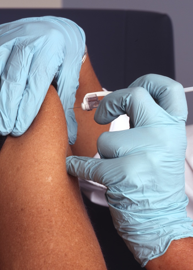 ماهي الاعراض الجانبية للقاحات فيروس كورونا ومتى تصبح خطيرة