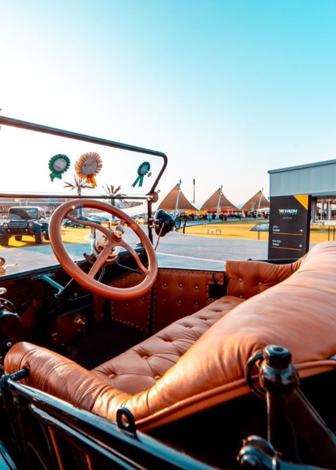 سيارة فورد كلاسيكية يصل عمرها إلى 106 أعوام