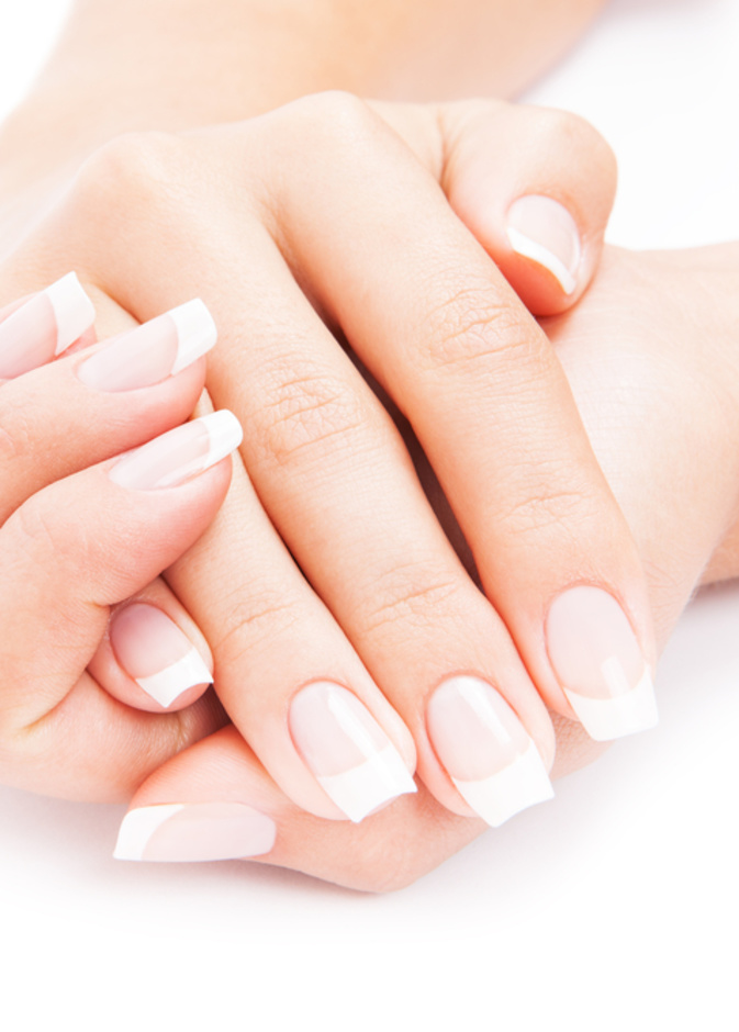 خلطات طبيعية للحفاظ على أظافر صحية في فصل الشتاء