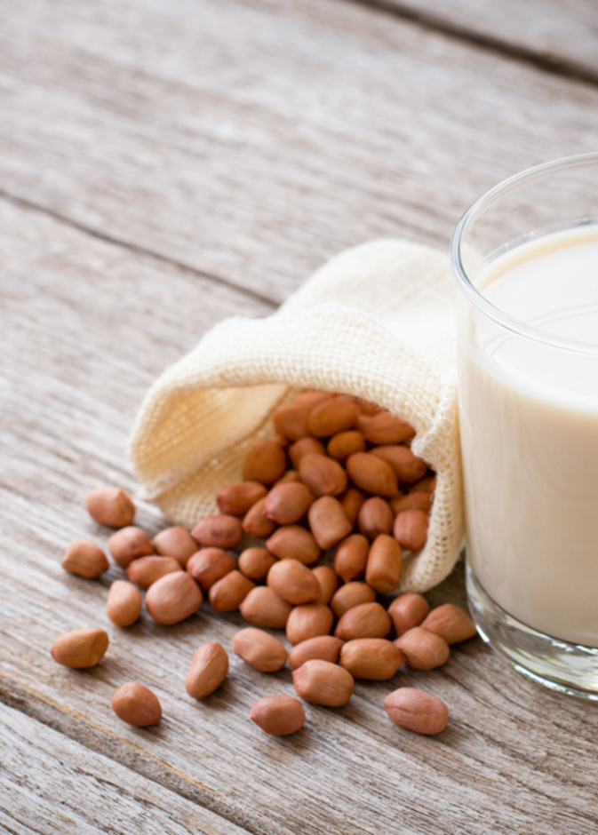 فوائد حب العزيز مع الحليب للتسمين