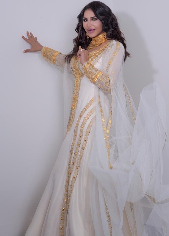 عبايات للعروس من النجمات انستقرام@ahlamalshamsi