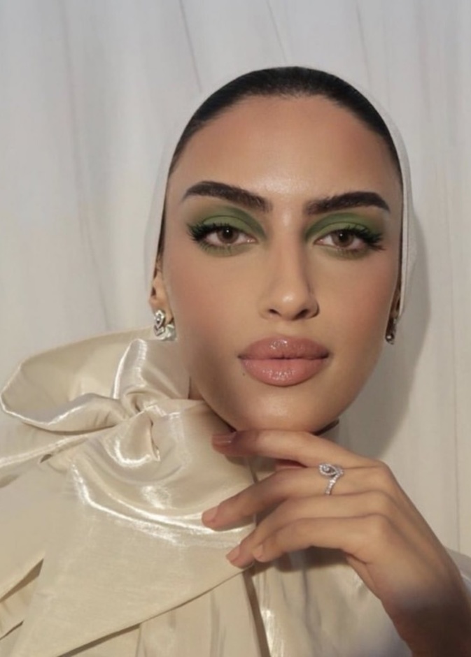 عدسات يارا النملة