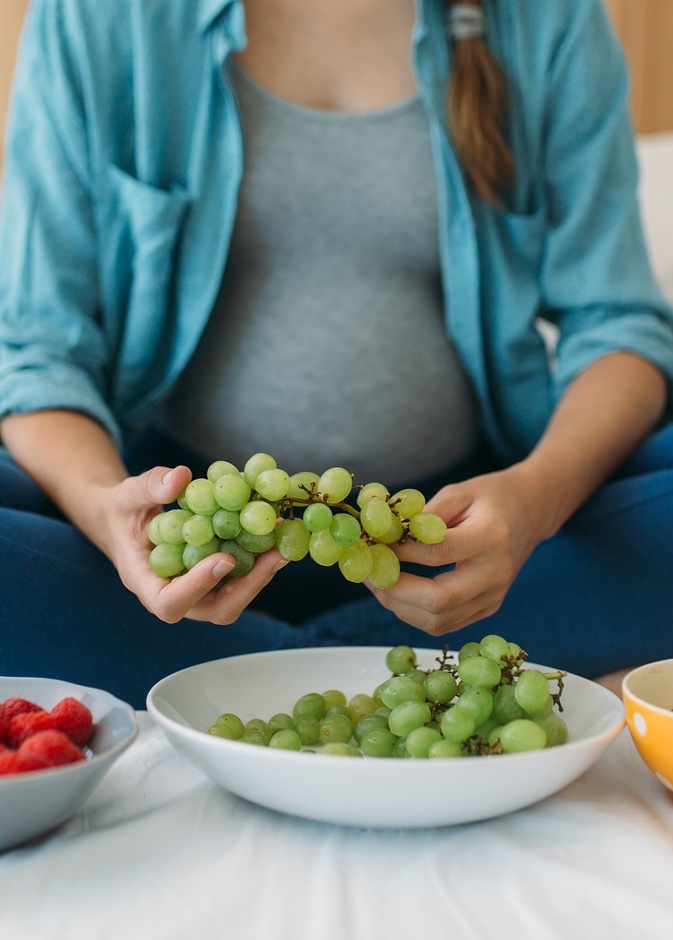 فوائد العنب الأخضر للحامل في الشهور الأخيرة