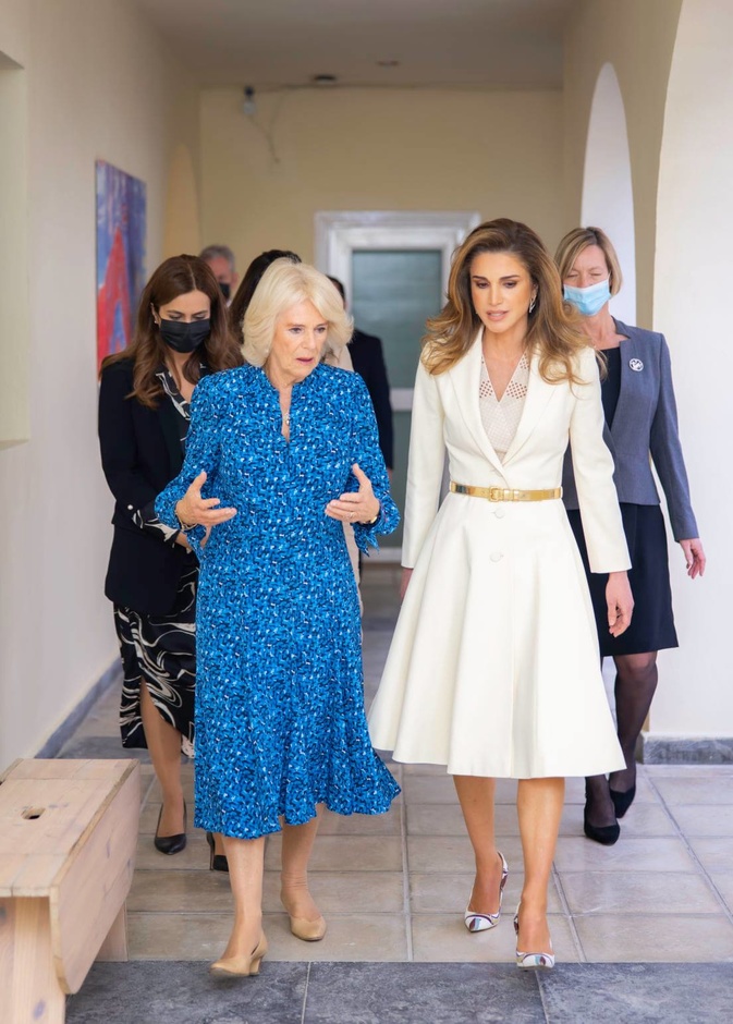 قامت الملكة رانيا ودوقة كورنويل بجولة في مركز الملكة رانيا للأسرة والطفل في جبل النصر