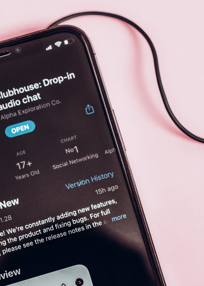 كلوب هاوس تطرح ميزة Replayلتسجيل المحادثات والاستماع اليها لاحقا