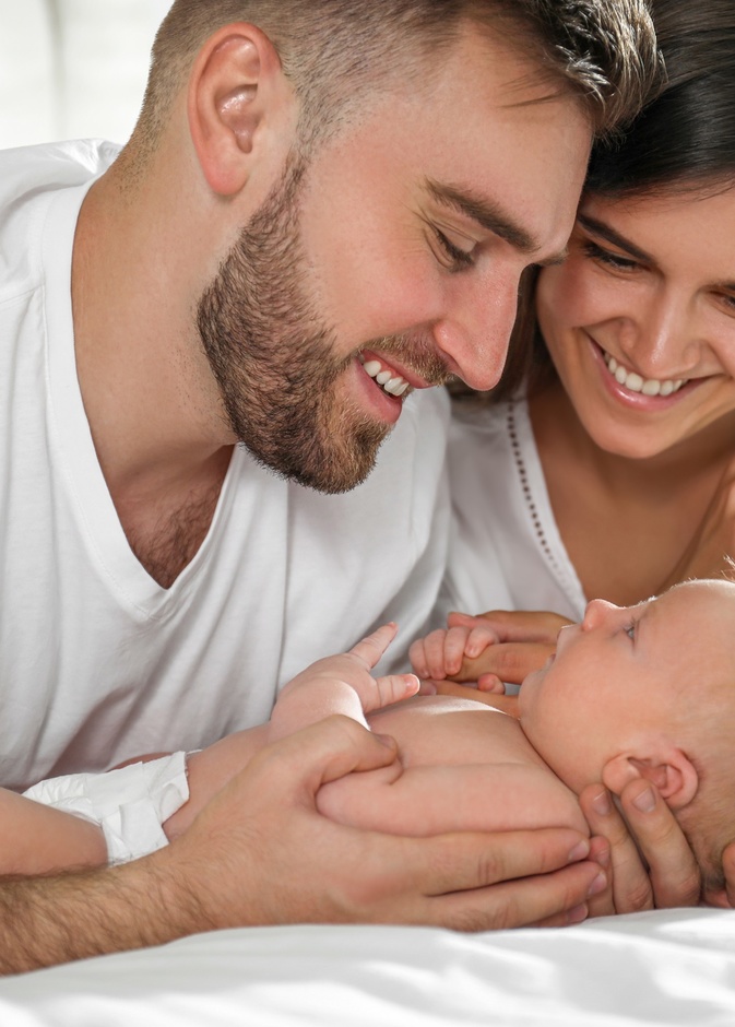 كيف تجعلين زوجك يتحمل مسؤولية المولود معك