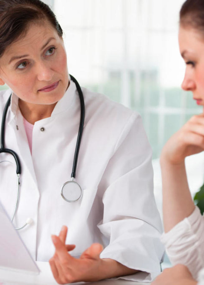 ما هي مميزات شريحة منع الحمل المزروعة في الذراع وما هي الأضرار