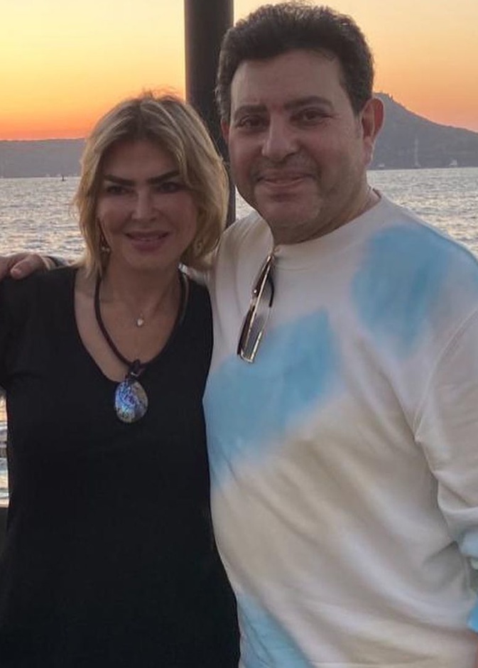 هاني شاكر مع زوجته = انستغرام الفنان