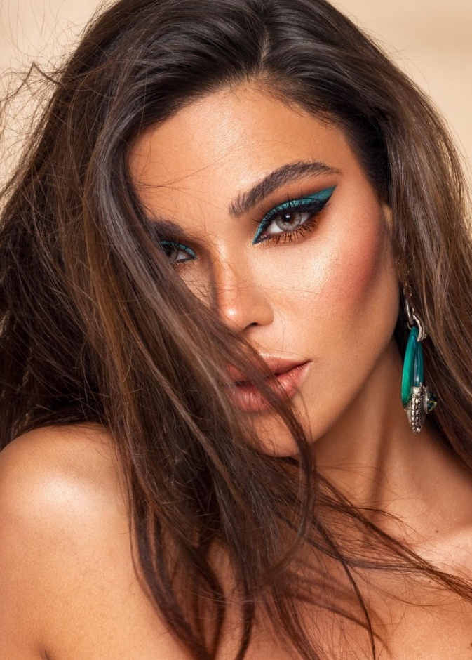 افكار مكياج باللون الاخضر - الصورة من حساب خبير التجميل داني كامل على انستغرام