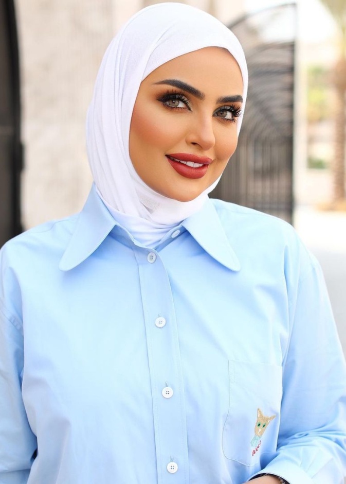 طرق تطبيق المكياج على طريقة سندس القطان - الصورة من حسابها على انستغرام