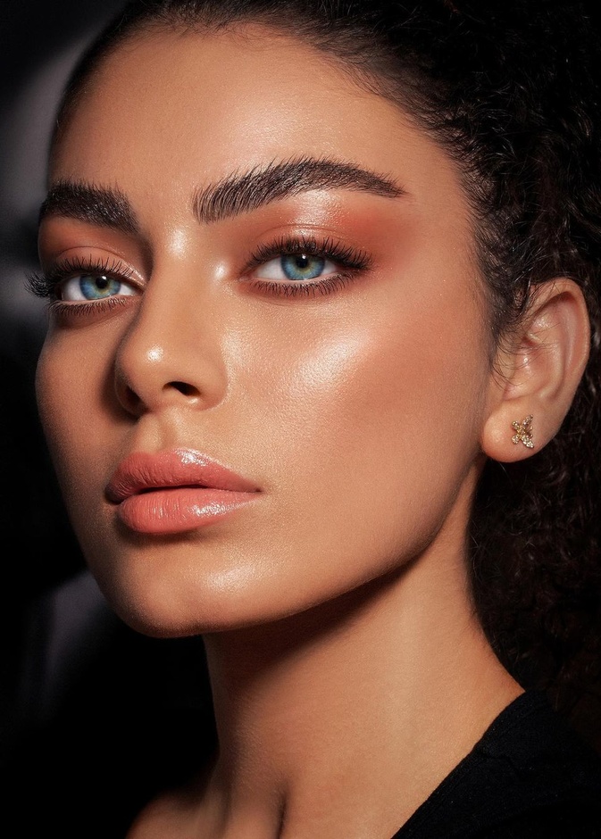 مكياج عيون برتقالي لامع مع خبير التجميل بسام فتوح