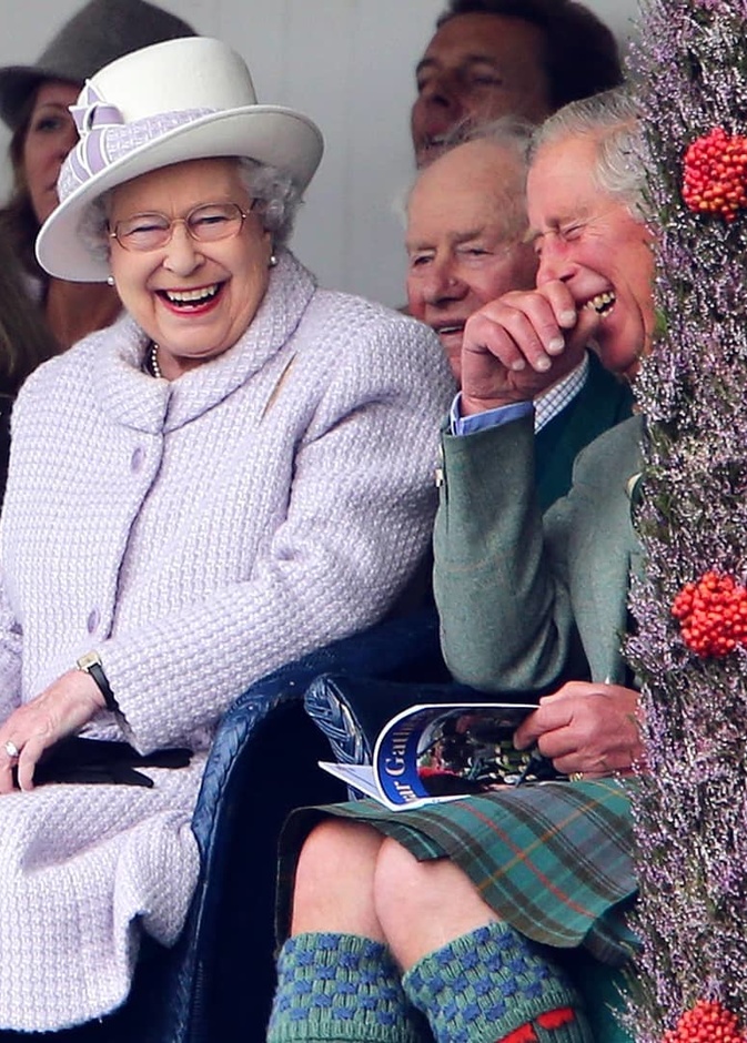 7 بيضات على مائدة إفطار تشارلز وعناكب سامة أسفل وندسور.. أشهر 5 خرافات عن العائلة المالكة البريطانية