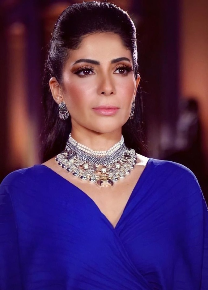 صور إطلالات منى زكي الجمالية وكيف تطورت بمناسبة عيد ميلادها