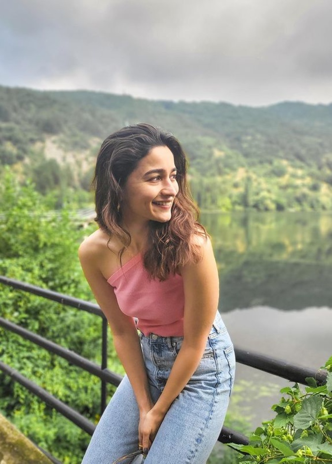 شاهدوا بالصور شبيهة عليا بهات