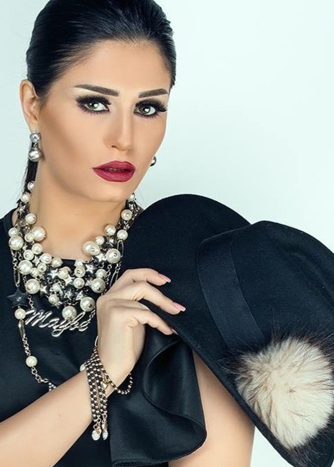 الفنانة منة فضالي