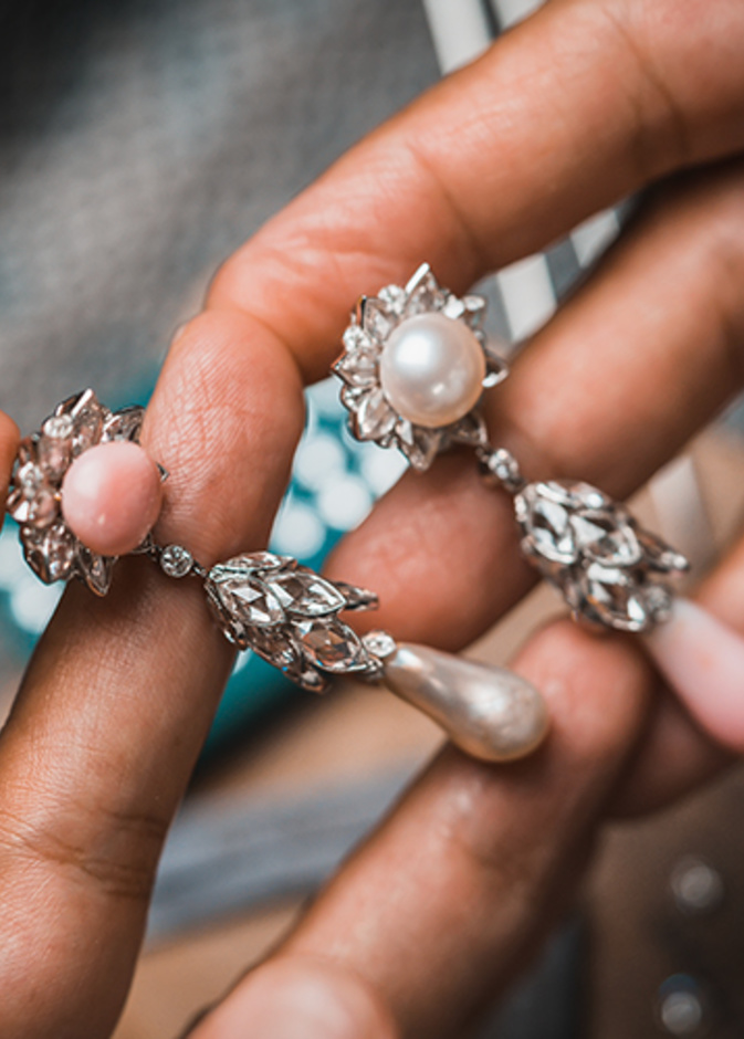 مجوهرات "الأنوار"، العلامة التجارية الرائدة في عالم الألماس و المجوهرات عالية الجودة والأحجار الكريمة