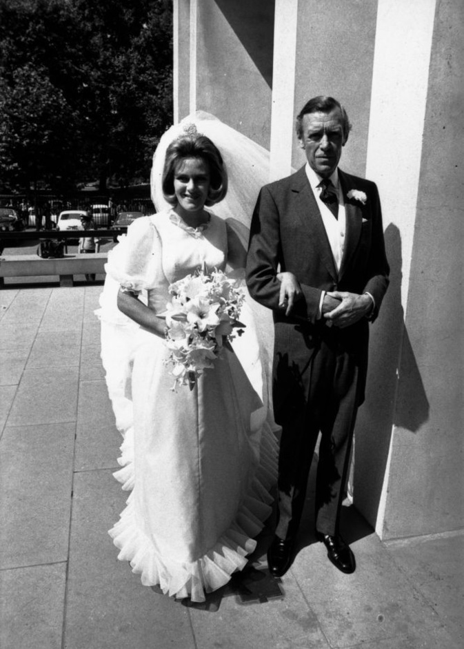 فستان زفاف دوقة كورنوال في حفل زفافها الأول كان مصدر إلهامها لاحقا