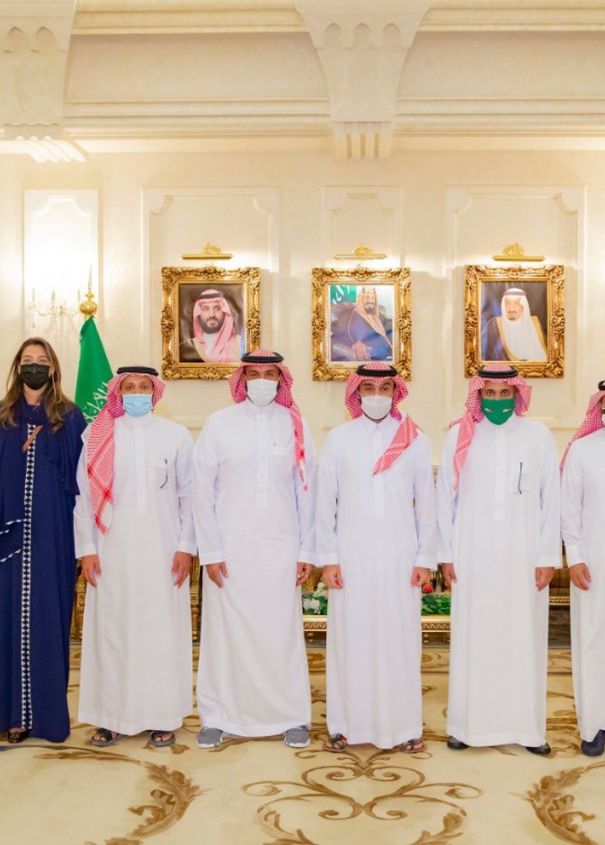 وزير الرياضة يُكرم الأبطال المتوجين في بطولة كأس العالم للراليات الصحراوية "باها 2021"