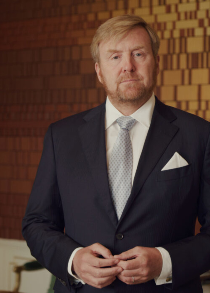 الملك فيليم ألكسندر يزور روتردام في أعقاب أعمال شغب في المدينة