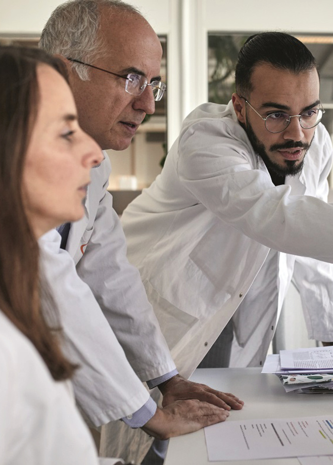 معهد باريس للدماغ وريتشارد ميل.. تعاون وثيق في مكافحة اضطرابات الجهاز العصبي