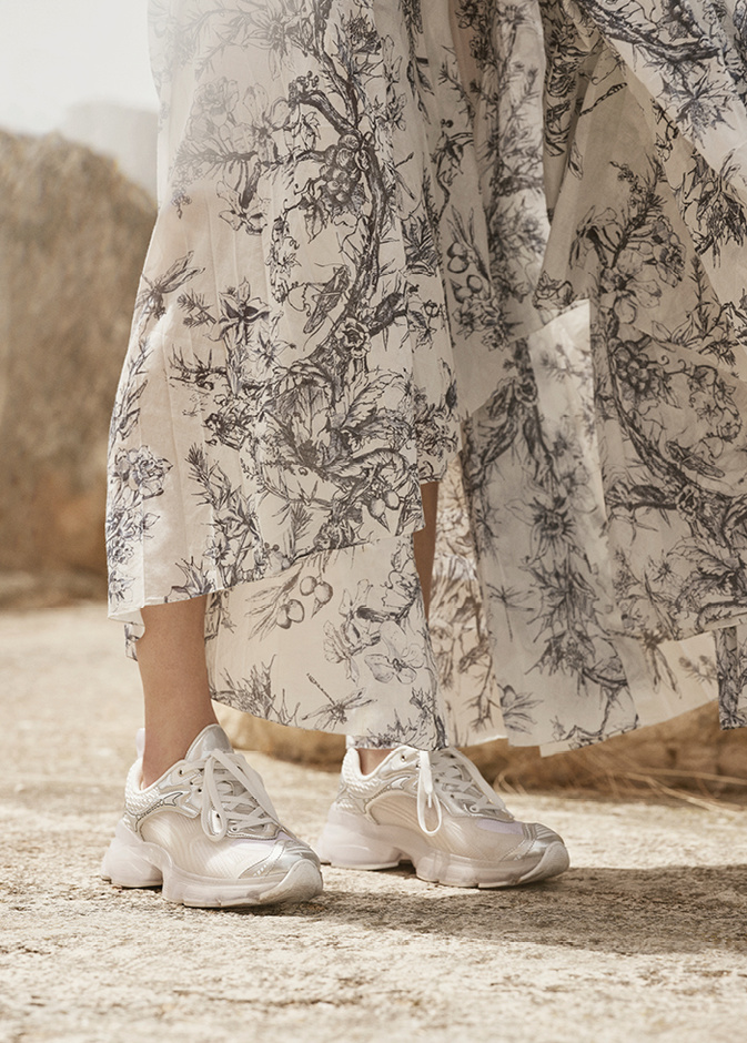 ديور تقدم أحذية "ديور فايب" Dior Vibe الرياضية