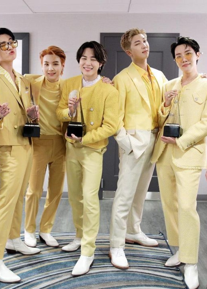 فرقة BTS تتصدر قائمة جوائز الموسيقى الأمريكية 2021