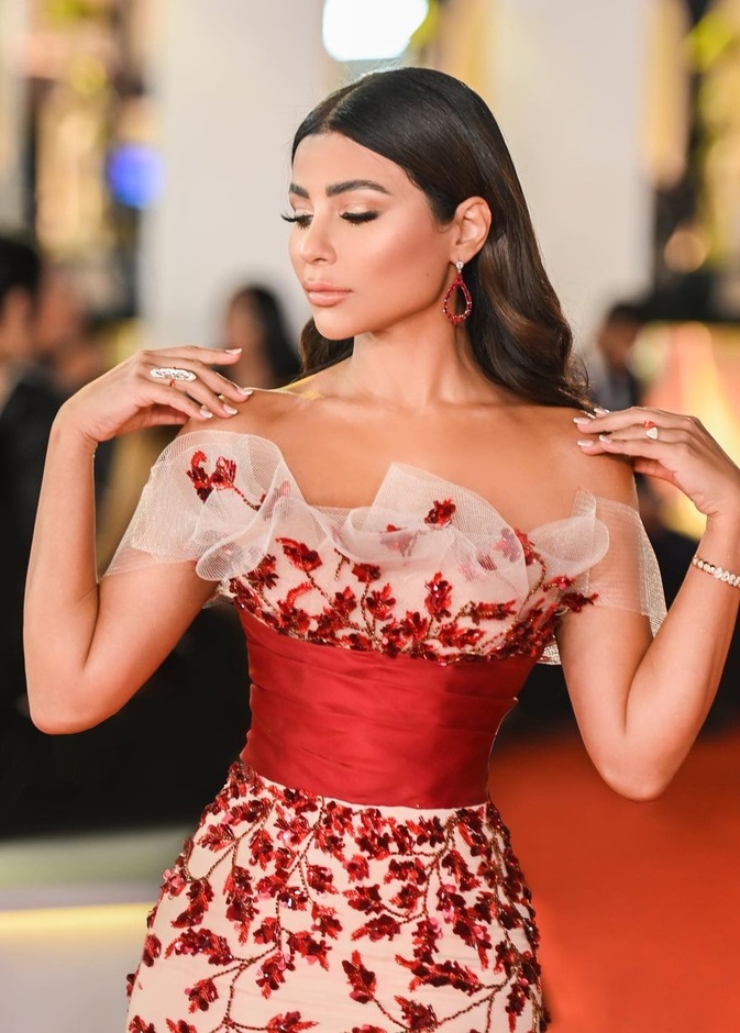 مهيرة عبد العزيز