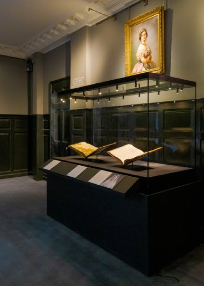  قصر كنسينغتون يستقبل علامة المجوهرات الملكية غرارد Garrard في معرضه الجديد